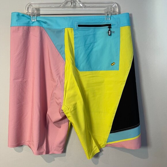 Vast Beta III Men's Boardshort in Pink Multi - Size 36 - NWT - Picture 2 of 8